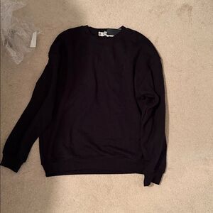 NWT Eterne small black crewneck